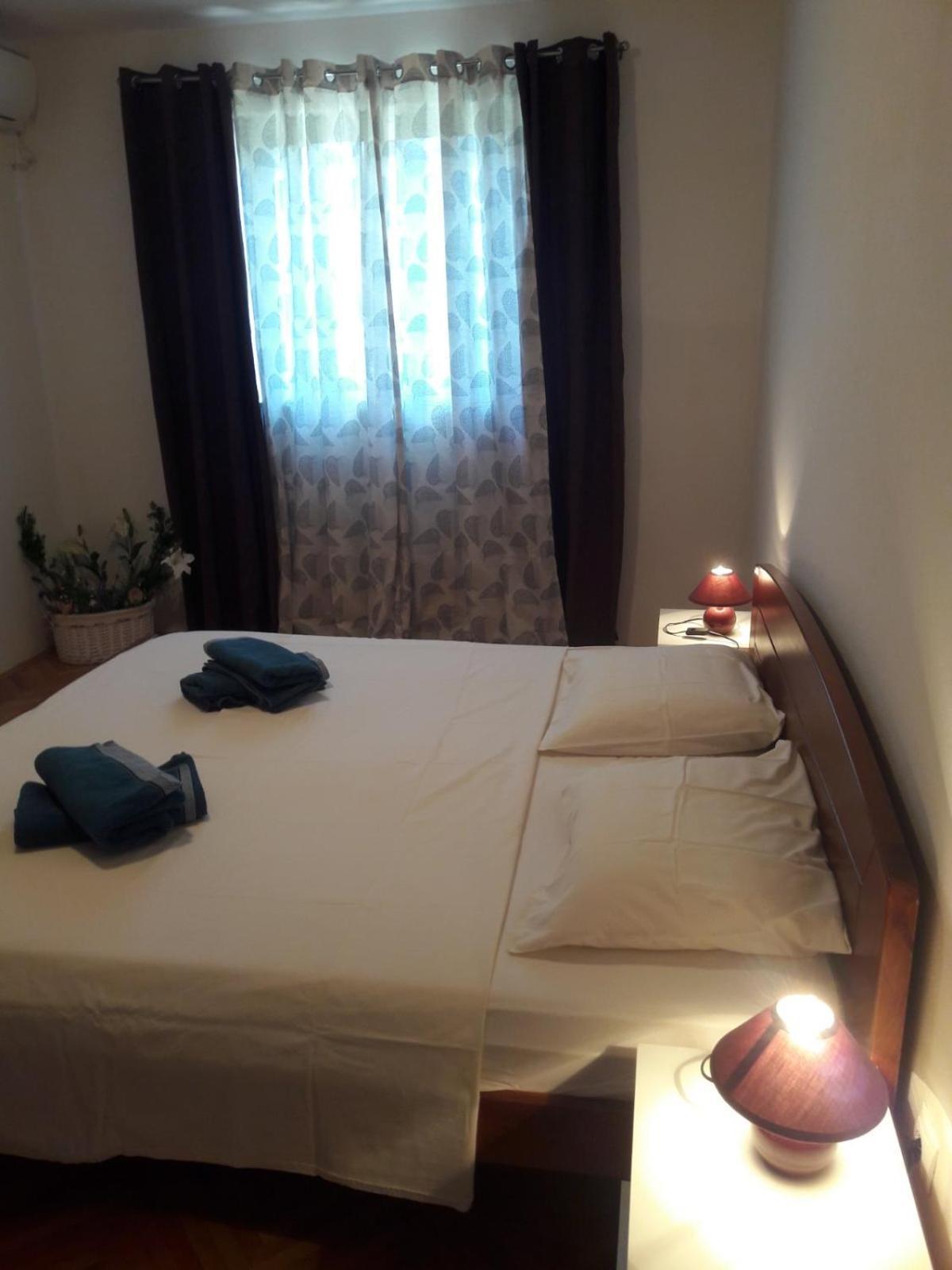 Fei Fei Apartments Račišće Oda fotoğraf