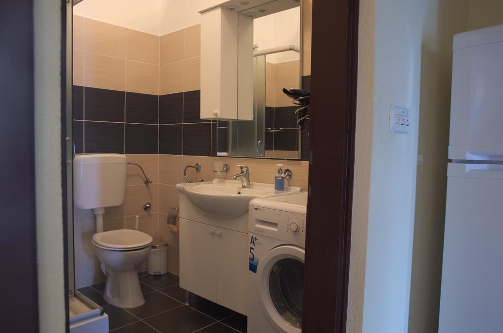 Fei Fei Apartments Račišće Dış mekan fotoğraf